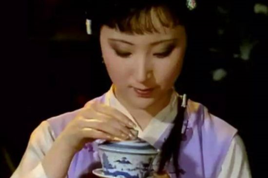 女士喝茶優(yōu)雅姿勢(shì)，女士正確喝茶姿勢(shì)禮儀