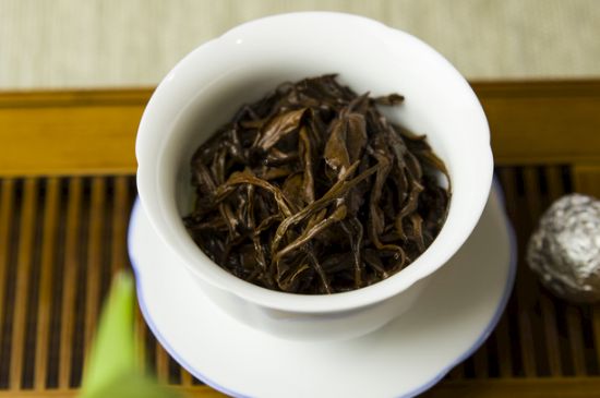 干吃茶葉致癌嗎，長期吃干茶葉的危害