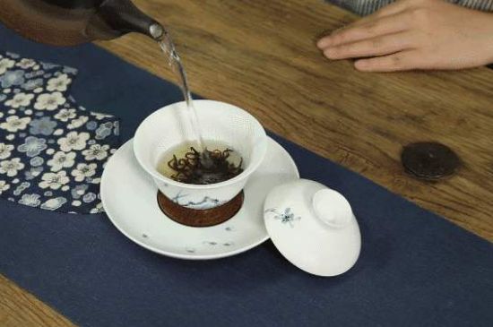 各類茶的注水方式，不同的茶泡茶時怎么注水