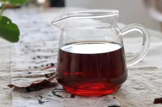 黑茶調(diào)理婦科病，女人喝黑茶好處太多了！