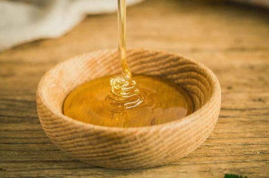 老茶浸蜜有什么功效，茶葉浸蜂蜜治咳嗽