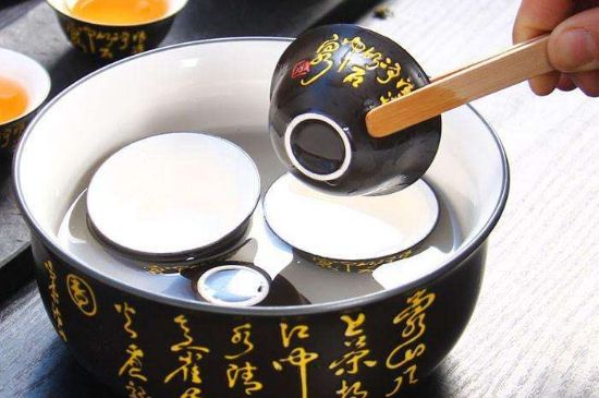 茶的三個(gè)禮儀，茶的禮儀小知識(shí)