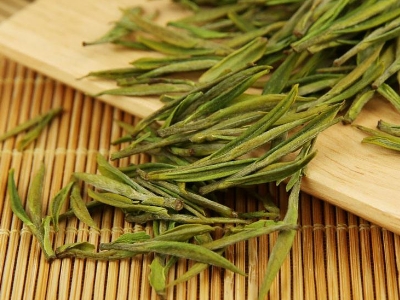 安吉白茶的功效與作用，簡單概括安吉<a href=http://www.rhbjnk.com/fenlei/baicha/ target=_blank class=infotextkey>白茶功效</a>