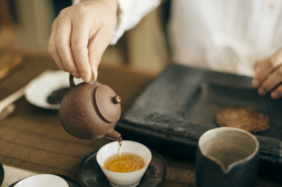 女人喝茶要行扣茶禮嗎，叩茶禮女士能用嗎？