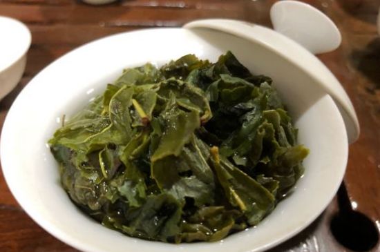 香精茶喝多了會怎么樣，茶葉加香精有什么害處？