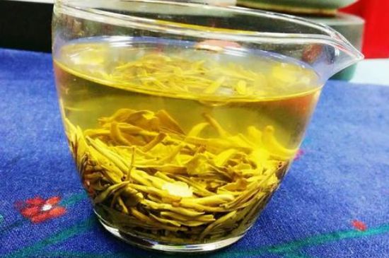 老茶和新茶哪個(gè)好，老茶好喝還是新茶好喝