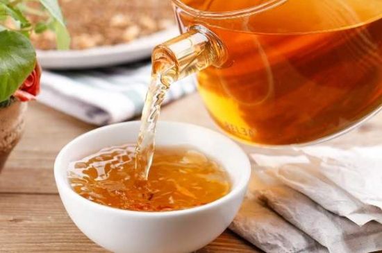 飯店喝的聞起很香的茶，餐館里的蕎麥茶還是大麥茶？