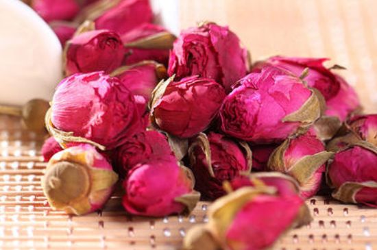 玫瑰花的最佳搭配，喝玫瑰花茶搭配什么喝好？