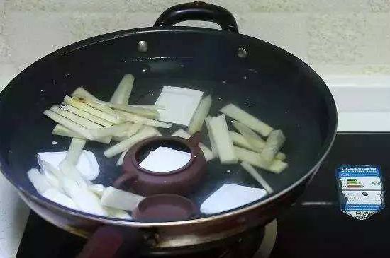 開壺放豆腐是錯誤的，新買的紫砂壺正確開壺建議