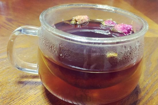 喝玫瑰花茶能祛斑嗎，玫瑰花茶有祛斑的功效嗎？