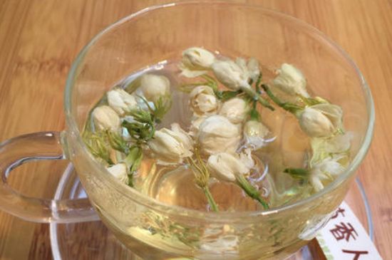 茉莉泡水禁忌，茉莉干花泡水的功效與禁忌