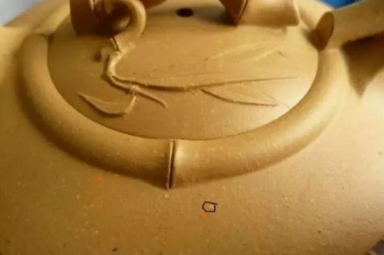 本山綠泥紫砂壺小黑點(diǎn)多嗎，真正本山綠泥會(huì)吐黑嗎？