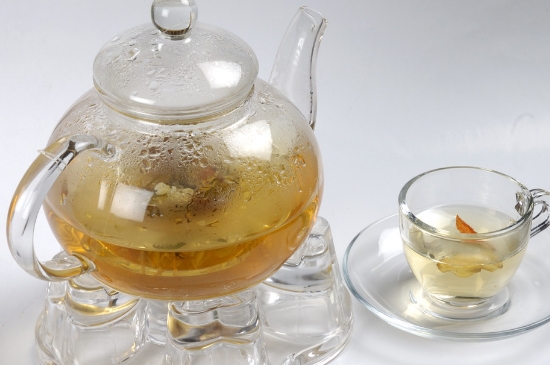 經(jīng)常菊花泡水好嗎，喝菊花茶有什么好處？