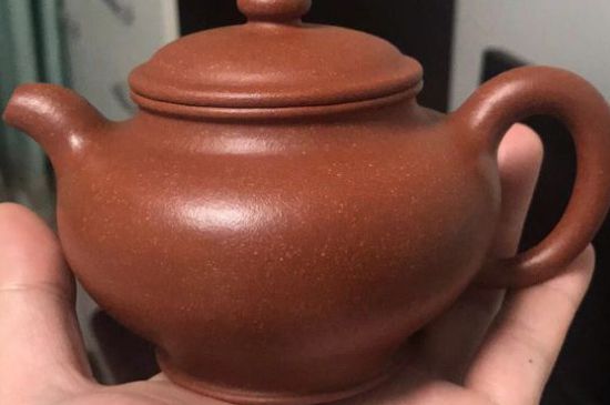 正宗紫砂壺多少錢一套，一套正宗宜興紫砂壺什么價格