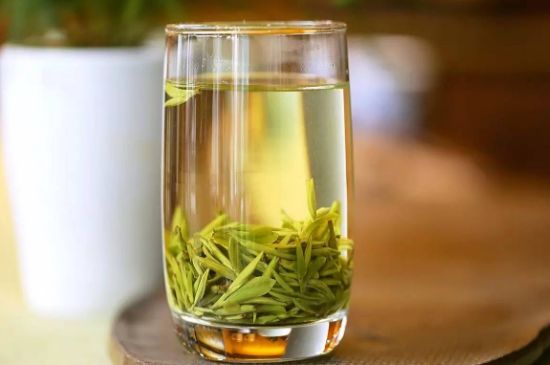 雀舌和竹葉青的區(qū)別，雀舌對比竹葉青圖片