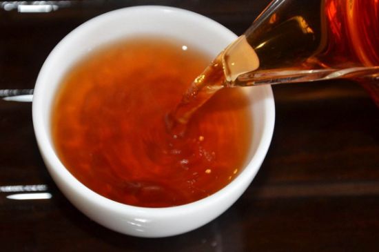 茯磚茶與普洱茶哪個好，茯茶和普洱茶口味區(qū)別