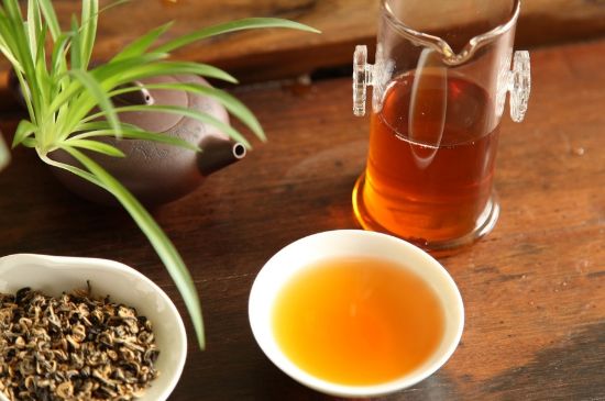 飯后多長時(shí)間喝六堡茶最好，六堡茶一天喝多少