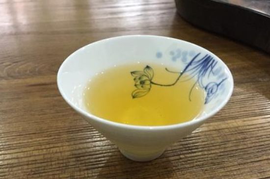 鴨屎香單叢雪片茶的特點(diǎn)，鳳凰雪片茶有什么特點(diǎn)？