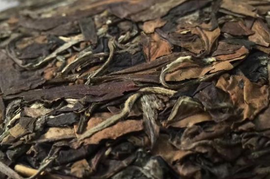 福鼎白茶要喝老的嗎，為什么喝白茶要喝老茶存新茶？