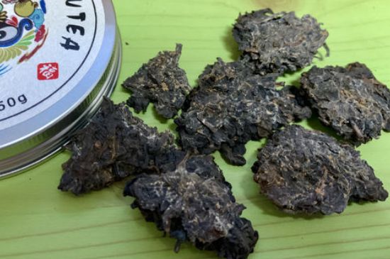 怎么知道涇渭茯茶是否變質，茯磚茶金花和發(fā)霉的區(qū)別