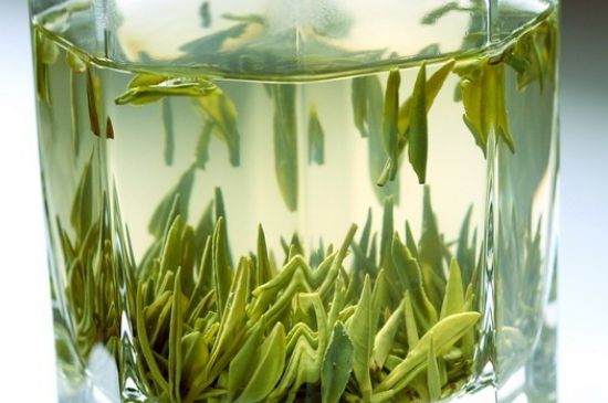 竹葉青和雀舌哪個(gè)貴，竹葉青茶貴嗎？