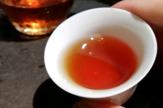 長期喝巖茶會(huì)上火嗎？巖茶這樣喝了容易上火！