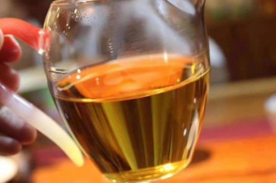 女人晚上喝紅茶好嗎，女人紅茶啥時(shí)候喝最好？