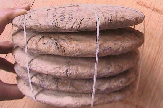 茯磚茶與普洱茶哪個好，茯茶和普洱茶口味區(qū)別