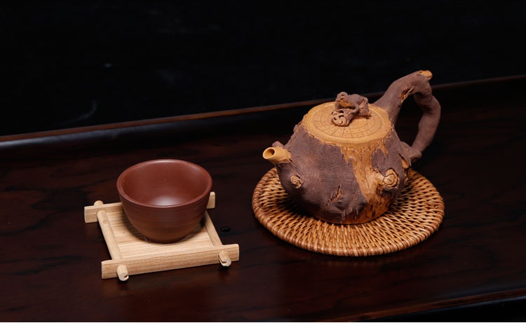 仿木外皮紫砂壺，創(chuàng)意木樁手工雕刻紫砂壺